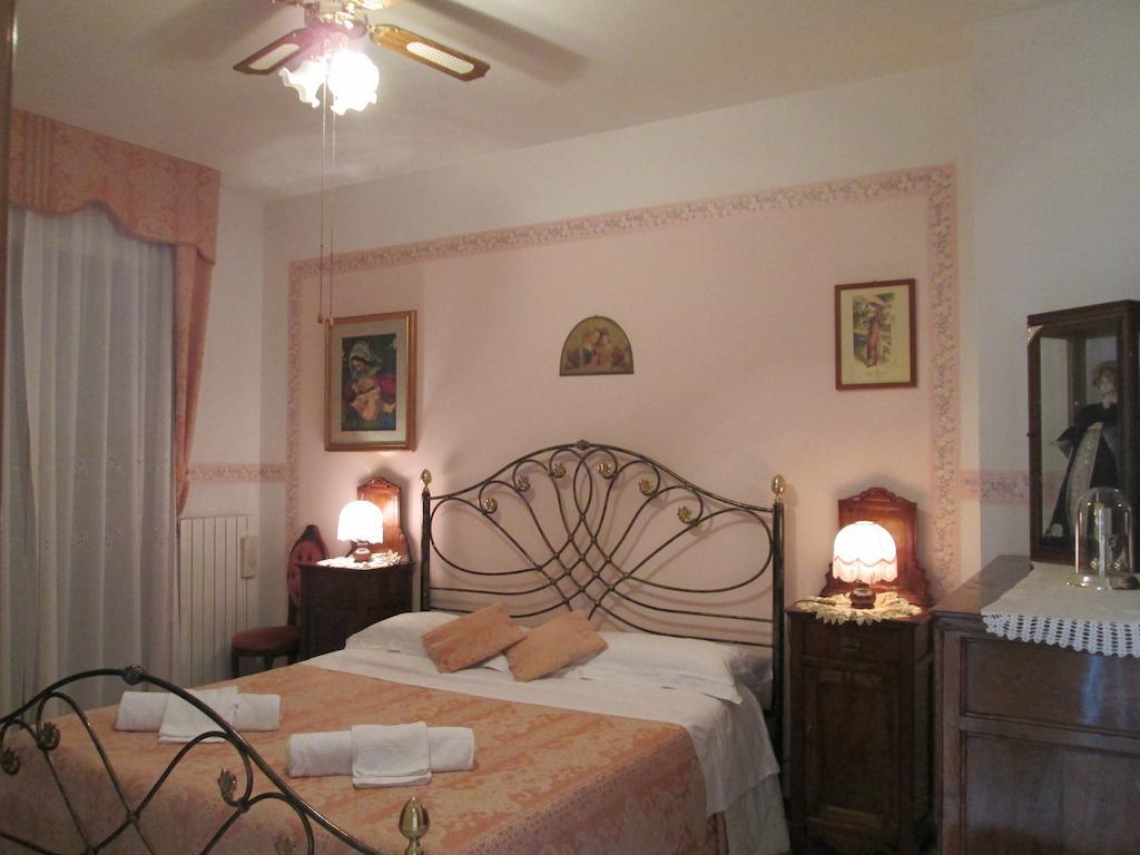 B&B Le Begonie Ascoli Piceno Szoba fotó