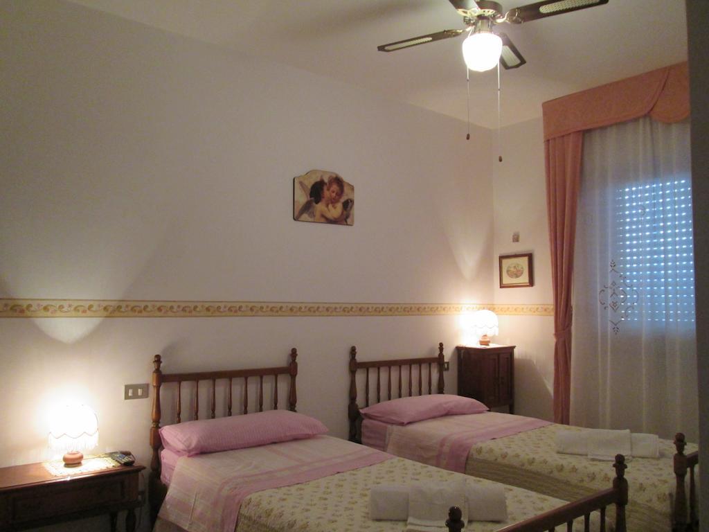 B&B Le Begonie Ascoli Piceno Szoba fotó